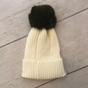 Victoria Leland Knit Stocking Hat- NWT! Ivory with Olive faux fur Pom Pom!